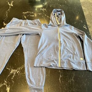 Vuori SET Light Heather Blue Halo Hoodie and Performance Jogger XS